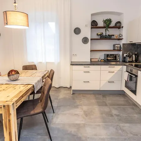 Seebuehnenblick Seeham